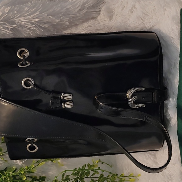 Vintage 1993 Vicenza Patten Leather Sling Bag - Picture 2 of 9